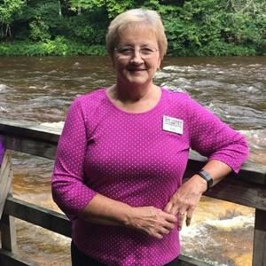 Meet your Posher, Evelyn